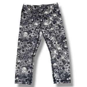 LULULEMON Wunder Under Crop Flowabunga Tights Leggings Women’s Size 6 (Small)